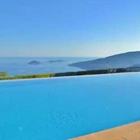Belvedere, Lavanta, Kalkan Bagian luar foto