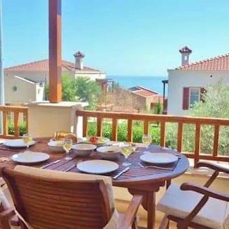 Belvedere, Lavanta, Kalkan Bagian luar foto