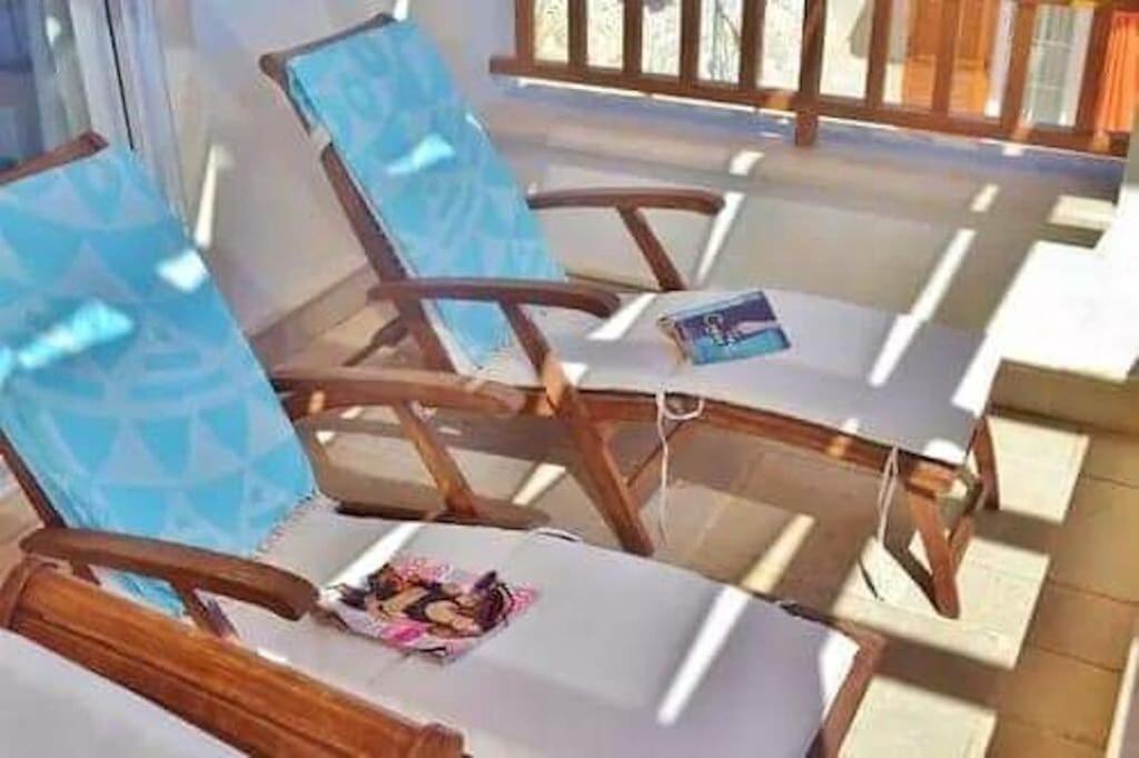 Belvedere, Lavanta, Kalkan Bagian luar foto